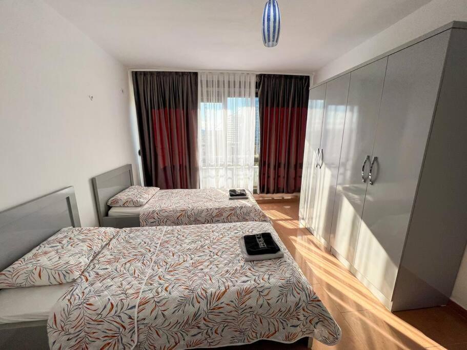 Scanderbeg Square 2Br Apt Tirana Exterior foto