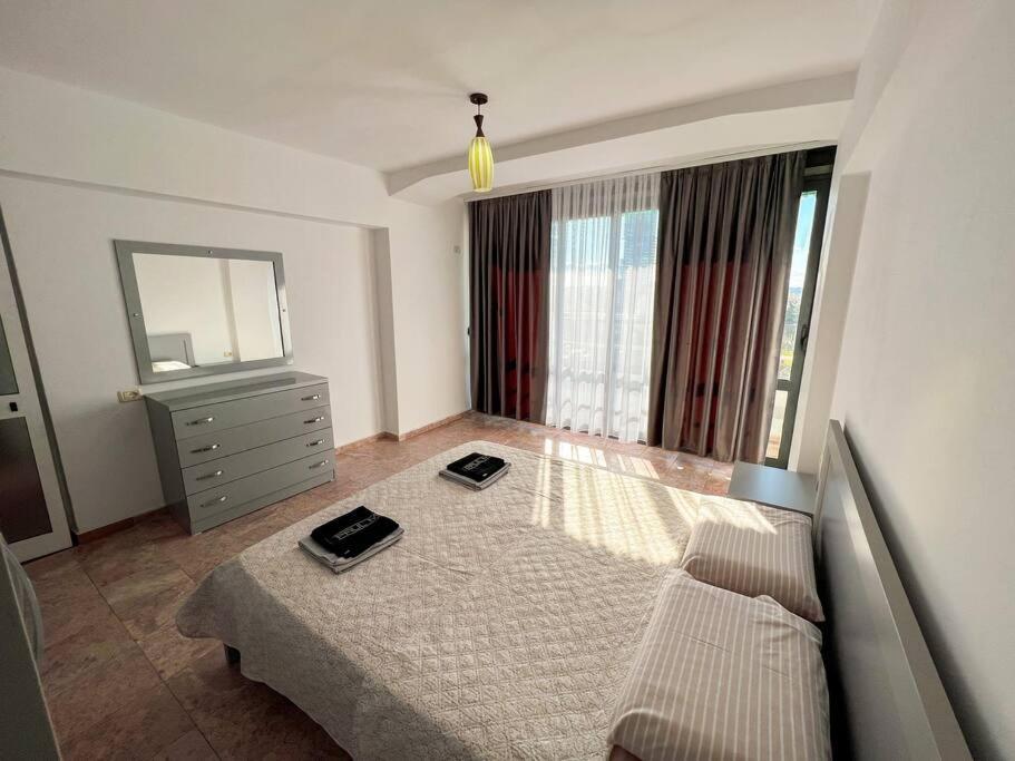 Scanderbeg Square 2Br Apt Tirana Exterior foto