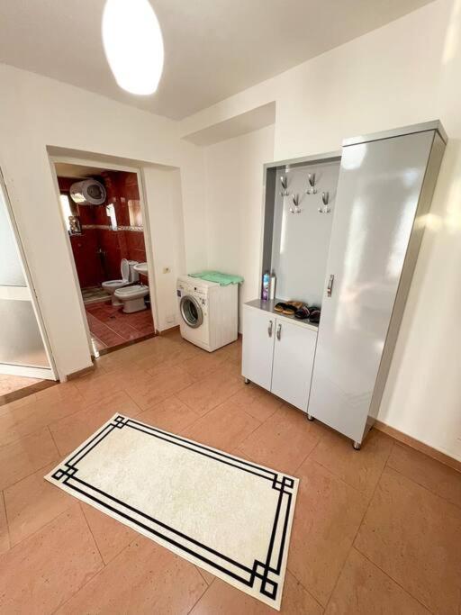 Scanderbeg Square 2Br Apt Tirana Exterior foto